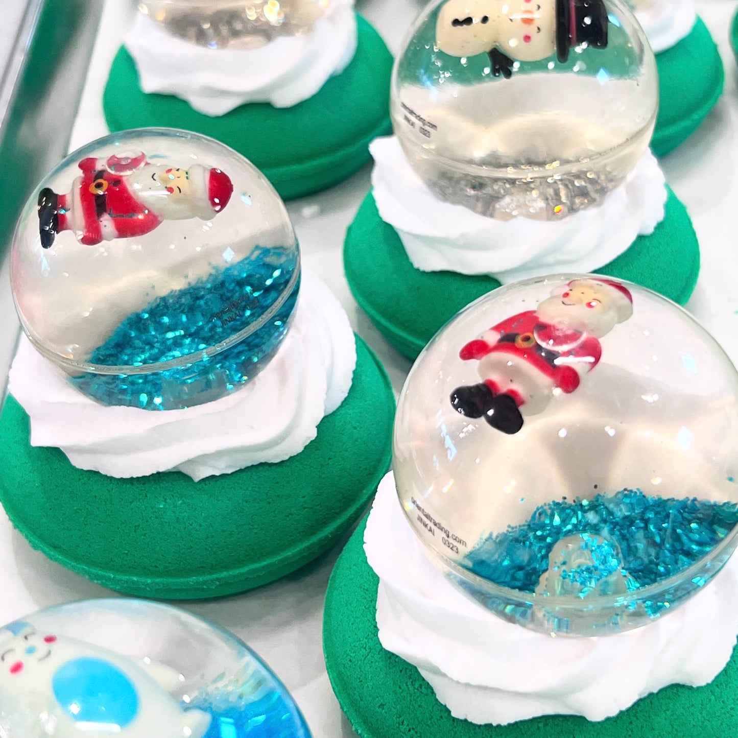 snow globe bath bomb