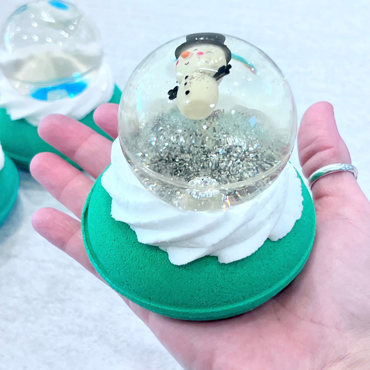 snow globe bath bomb
