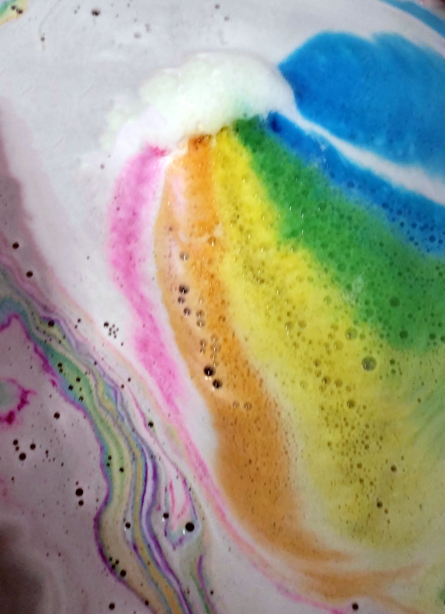 hidden colors bath bomb