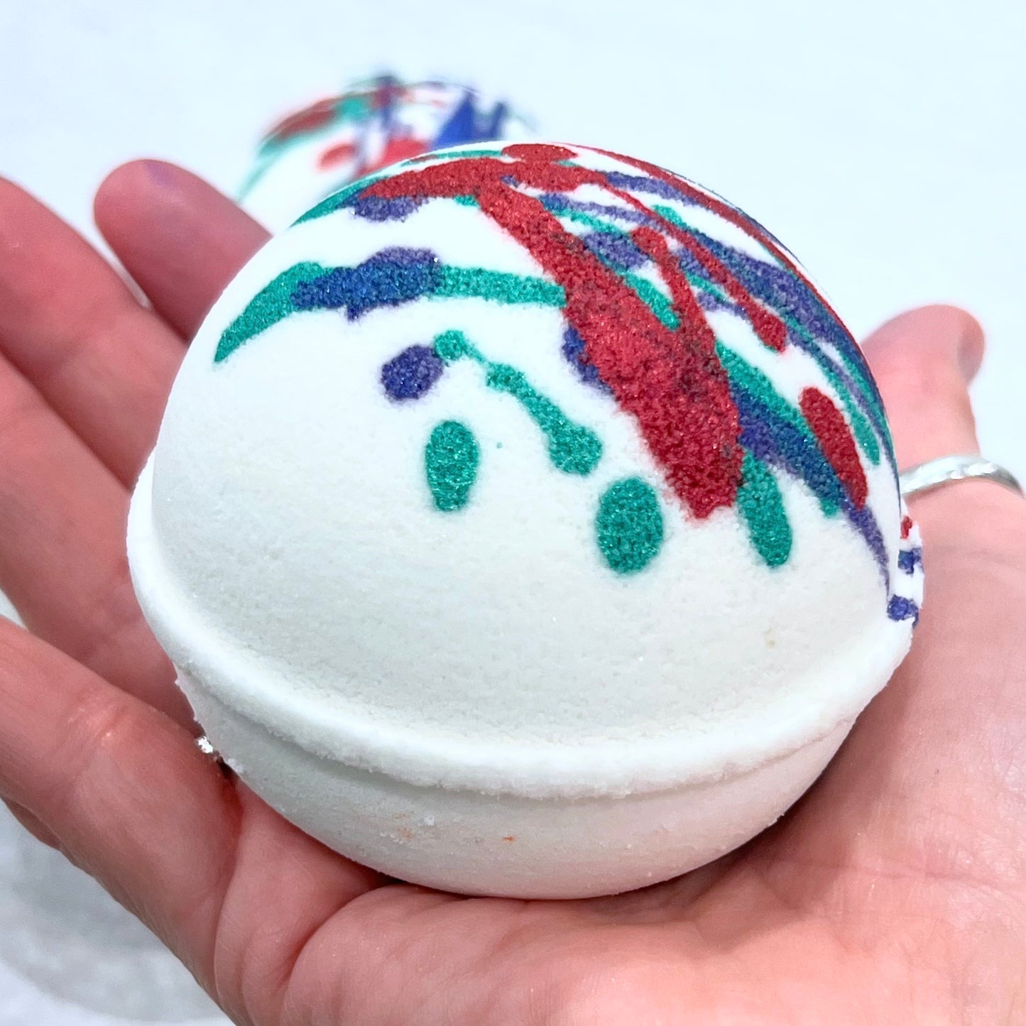 hide 'n seek bath bomb