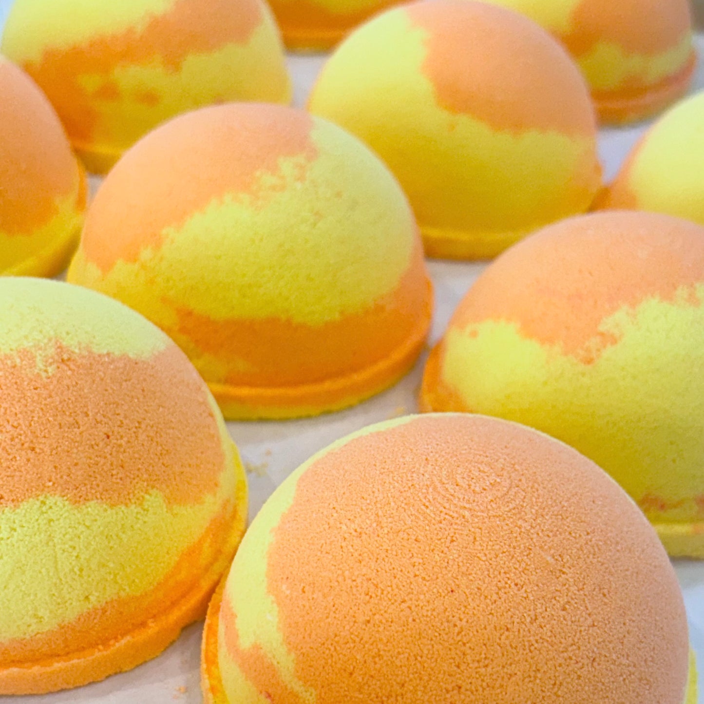 fruity fizz bath bomb