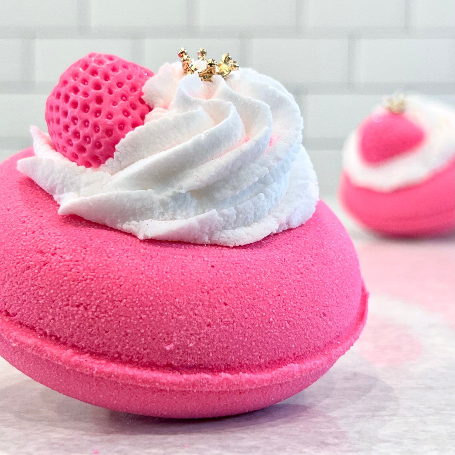 queen's treat bath bomb/bubble bar